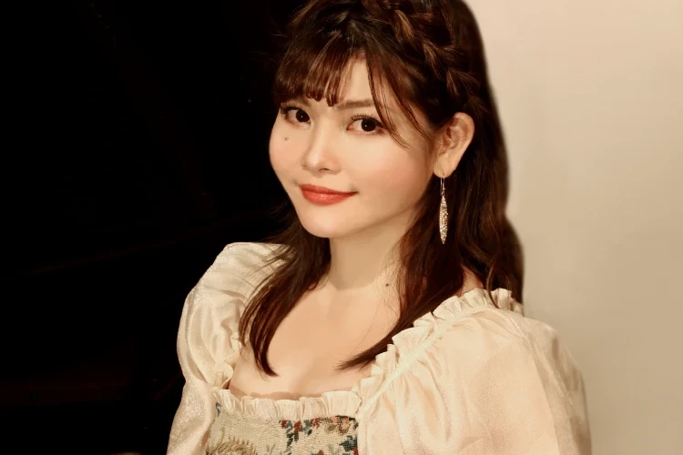 Momoka Shiwaku – Piano